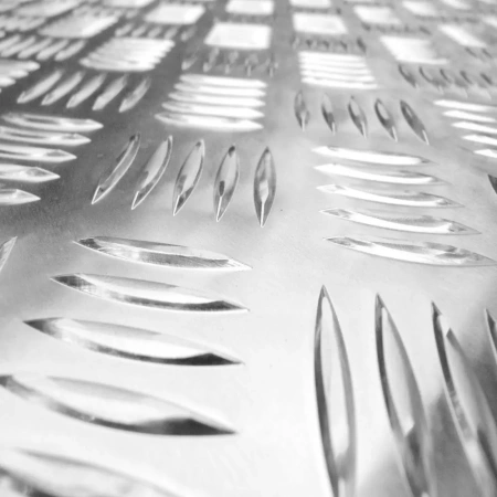 Лист алюминиевый рифленый АМг2H2 1,5x1200x800 Квинтет - фото 1